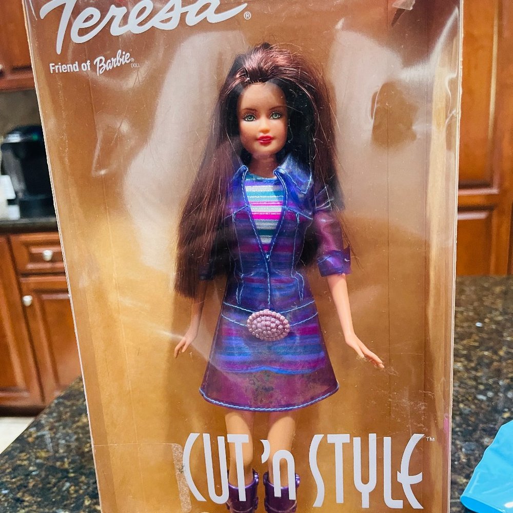 Barbie Teresa Cut & Style Barbie with Accesssories !!!!